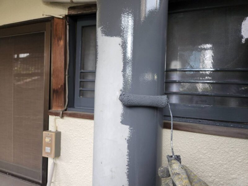大阪府高槻市　外壁塗装工事　軒樋と縦樋の塗装