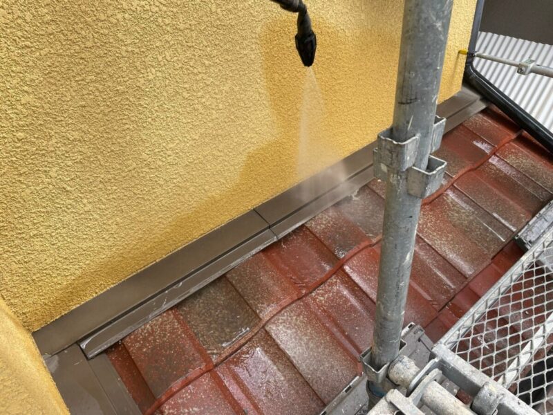 大阪府大阪市　外壁塗装工事　屋根の高圧洗浄