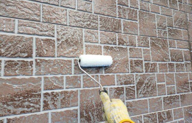 奈良県香芝市　外壁塗装工事　窯業系サイディングのクリア塗装