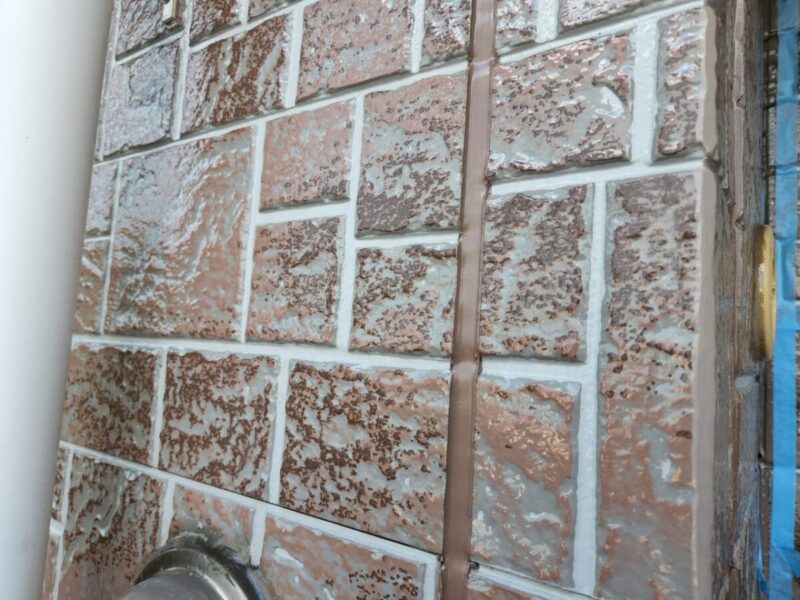 奈良県香芝市　外壁塗装工事　サイディング目地のコーキング打ち替え
