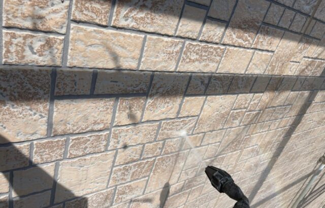 奈良県香芝市　外壁塗装・シーリング工事　高圧洗浄作業