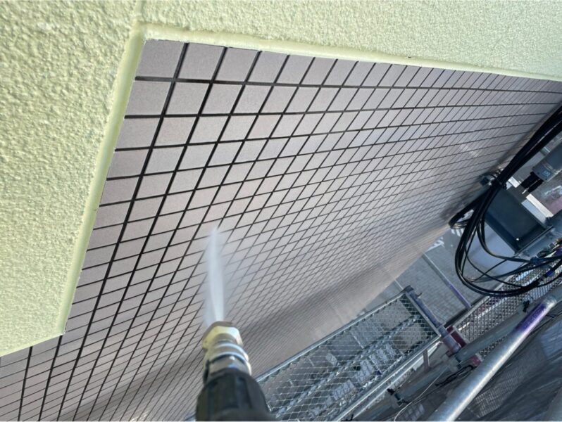 大阪府大阪市　マンション外壁塗装工事　高圧洗浄をする目的は？