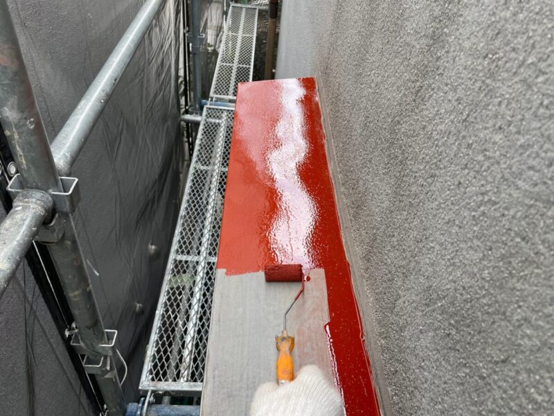 大阪府摂津市　T様邸　外壁塗装工事　付帯部　霧除けの錆止め塗装