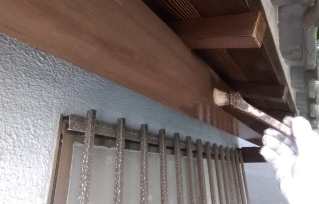 大阪府摂津市　T様邸　外壁塗装工事　屋根の木部塗装　