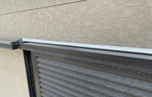 大阪府大阪市　T様邸　屋根・外壁塗装工事　サッシまわりのシーリング増し打ち工事