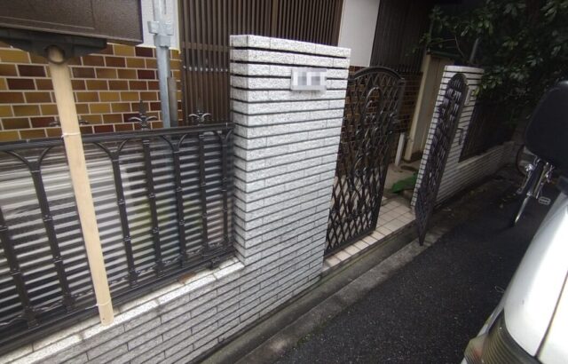 大阪府摂津市　T様邸　外壁塗装工事　鉄部　門扉の塗装を行いました！
