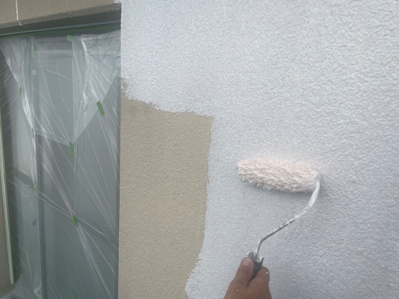 大阪府茨木市　マンション外壁塗装工事　外壁のフィラー下塗り