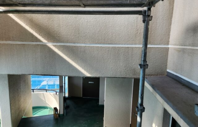 大阪府茨木市　マンション外壁塗装工事　外壁のシール処理とモルタル補修