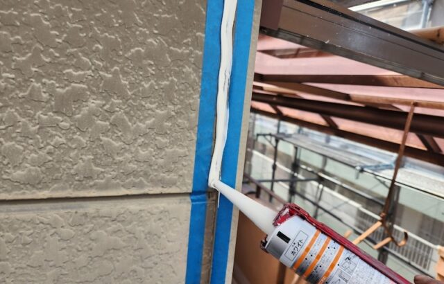 大阪府摂津市　N様邸　屋根・外壁塗装工事　外壁目地のコーキング打ち替え