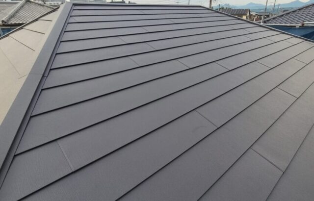 屋根カバー工法（重ね葺き）の特徴とメリット・デメリット