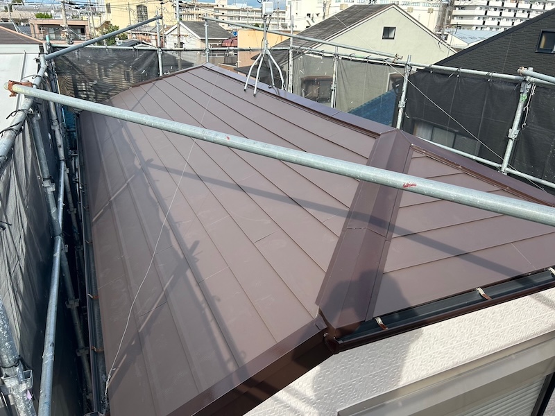 大阪府寝屋川市｜屋根重ね葺きとは？屋根を新しくするタイミングについて