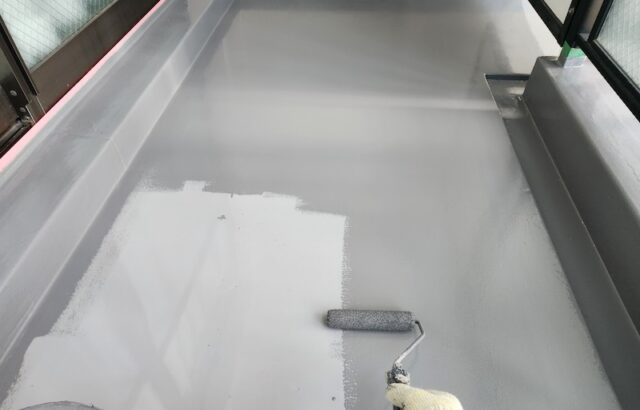 ベランダウレタン防水工事 トップコートを塗る目的について｜大阪府摂津市