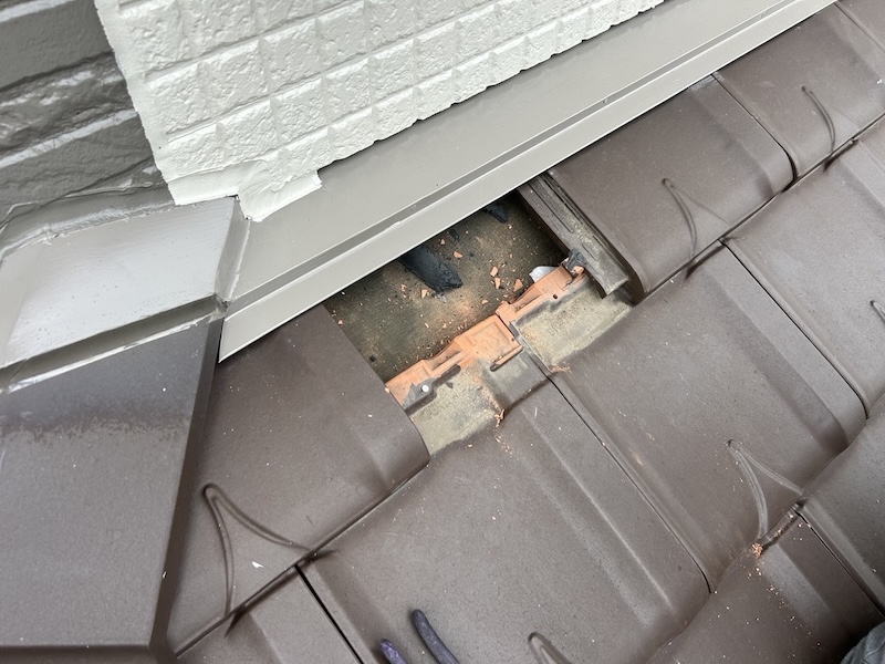 破損した瓦を差し替えました｜大阪府寝屋川市