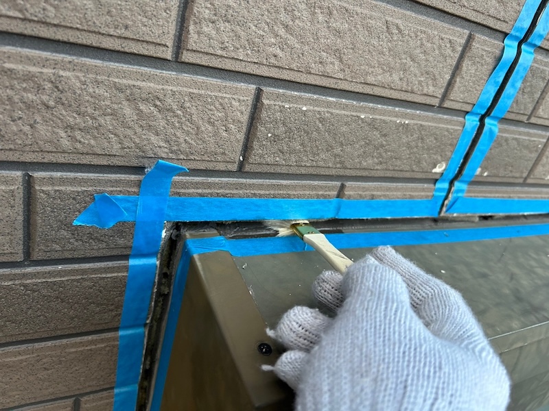 大阪府大阪市｜窓まわりのコーキング工事 増し打ち工法で施工！