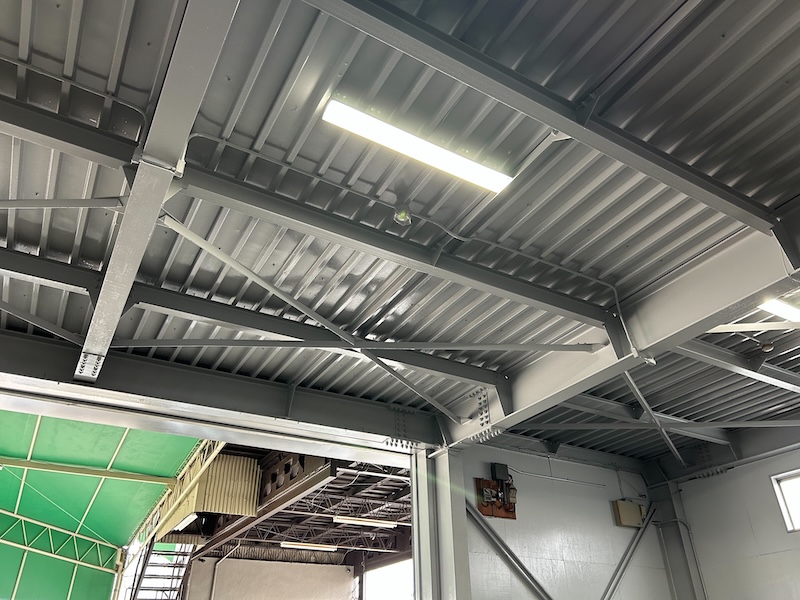 大阪府寝屋川市｜車庫の塗装が完了しました！施工後をレポート