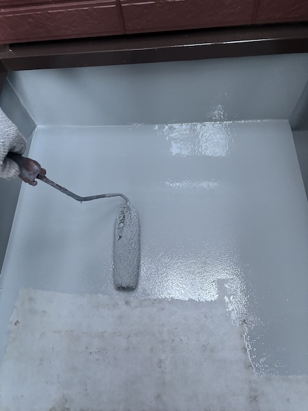 大阪府大阪市｜ベランダ防水工事 トップコートを塗装しました！