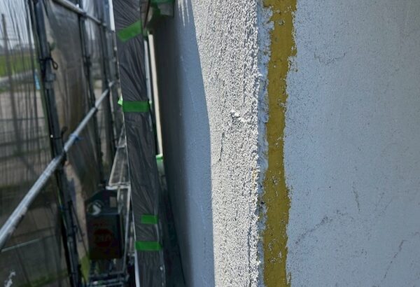 欠損しているジョリパットを下地補修しました｜大阪府摂津市