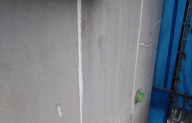 大阪府吹田市|軽微な外壁クラックの補修と外壁目地シーリング増し打ち工事を実施しました!