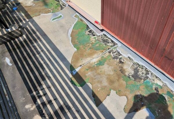 ベランダウレタン防水工事を実施しました!下地処理の作業をレポート|大阪府摂津市