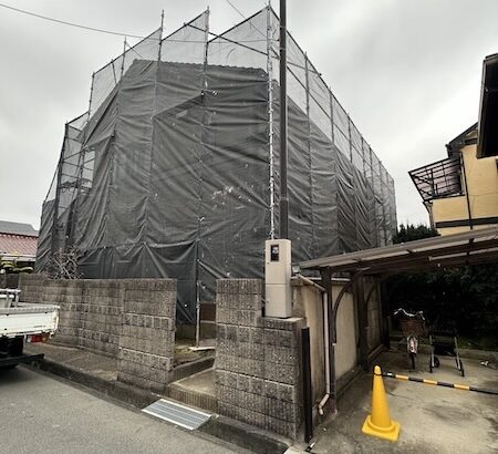屋根塗装・外壁塗装工事を実施しました!足場設置から高圧洗浄まで|大阪府摂津市